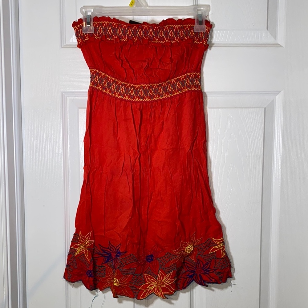 Chic Orange Strapless Dress with Embroidered Details